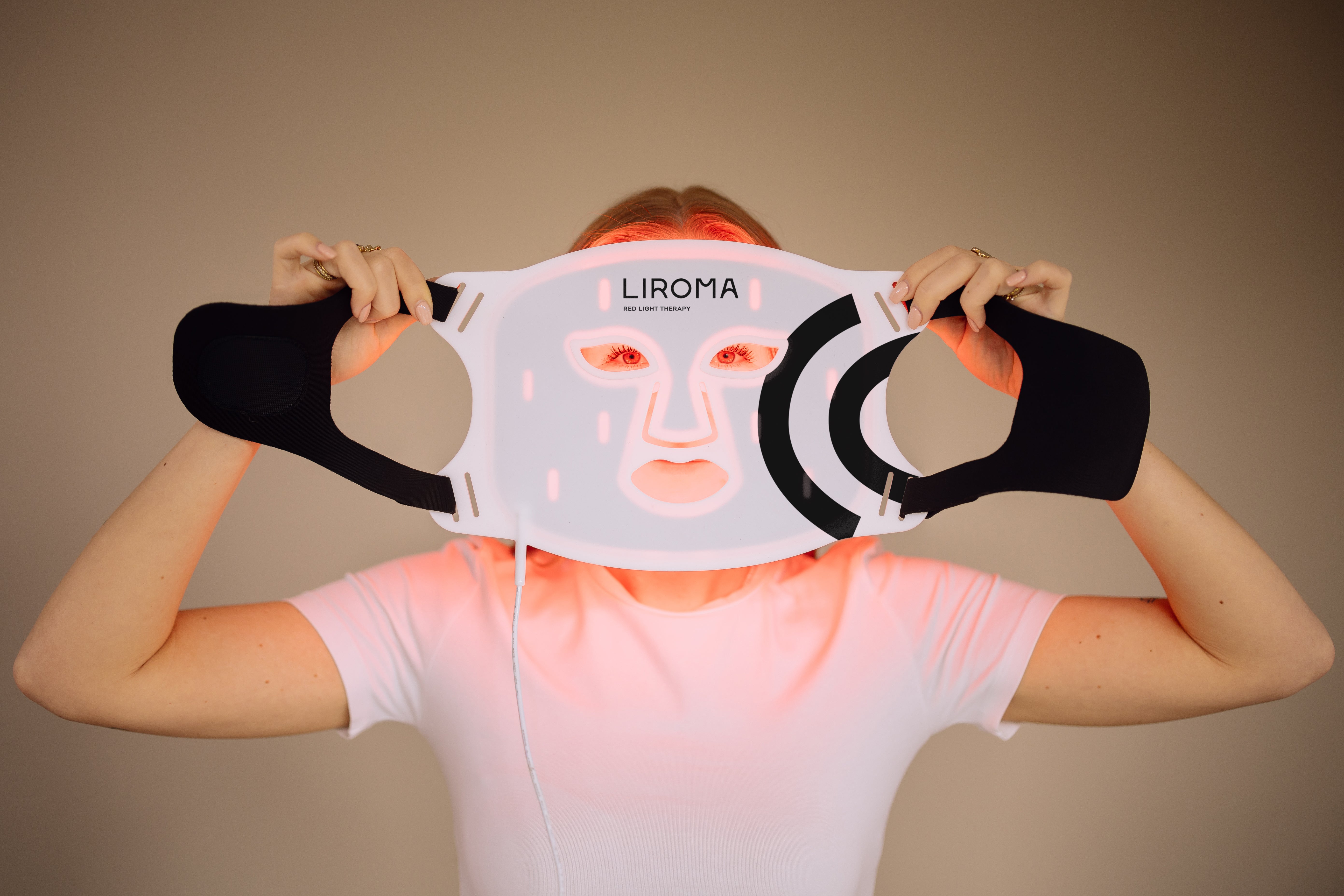 LIROMA® LED-terapeuttinen punaista valoa ja lähi-infrapunaa käyttävä kasvojen, kaulan ja dekolteen naamio 8 LIROMA® LED-terapeuttinen punaista valoa ja lähi-infrapunaa käyttävä kasvojen, kaulan ja dekolteen naamio