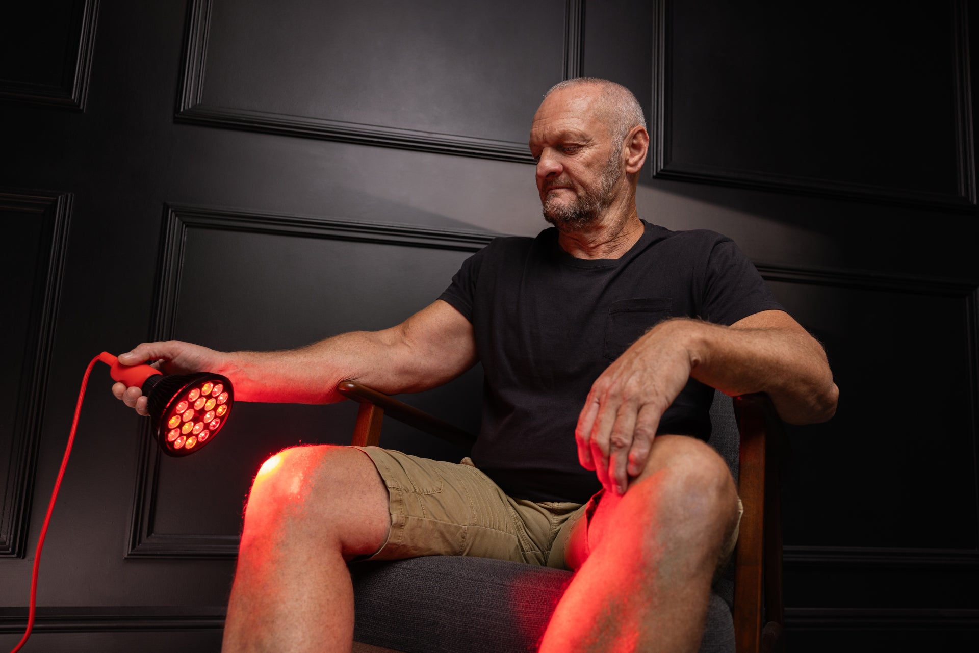 MITO LIGHT® Bulb 4.0 kädessä pidettävä punainen ja lähi-infrapunalamppu 13 MITO LIGHT® Bulb 4.0 kädessä pidettävä punainen ja lähi-infrapunalamppu – valohoito