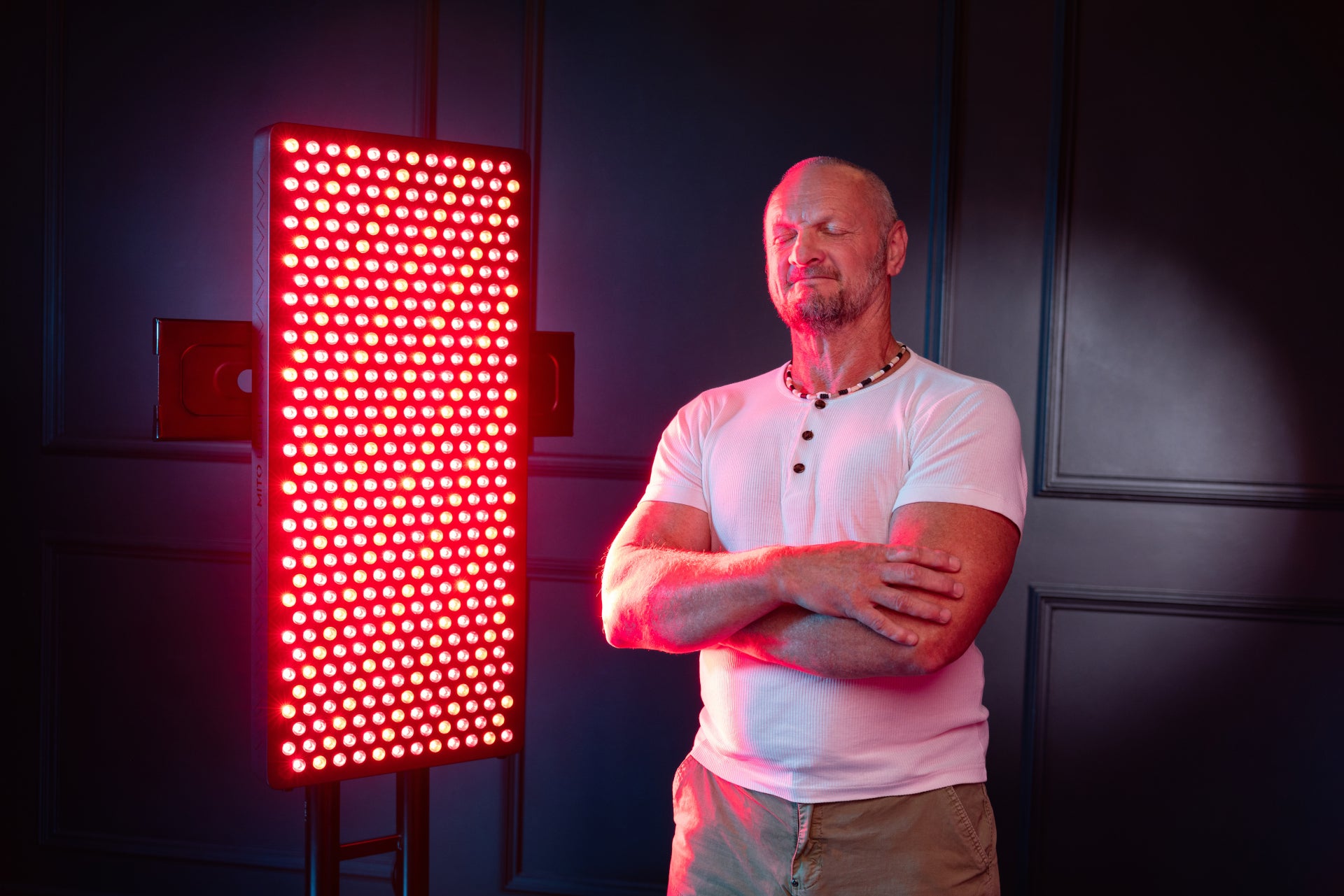 MITO LIGHT® Mitohacker 4.0 punainen ja lähi-infrapunavalaisin 17 MITO LIGHT® Mitohacker 4.0 punainen ja lähi-infrapunavalaisin – valohoito